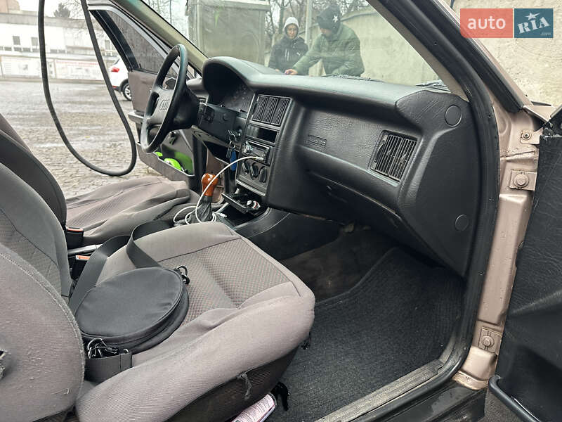 Седан Audi 80 1989 в Хороле
