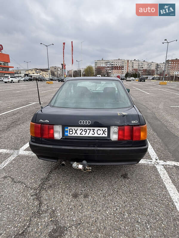 Седан Audi 80 1989 в Черновцах