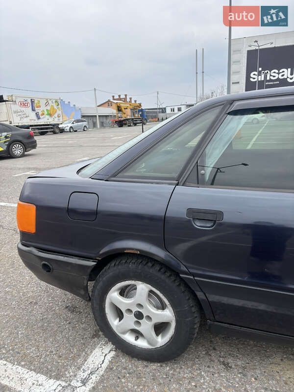 Седан Audi 80 1989 в Черновцах