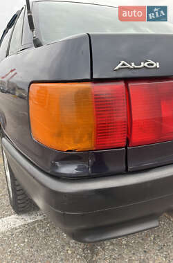 Седан Audi 80 1989 в Черновцах