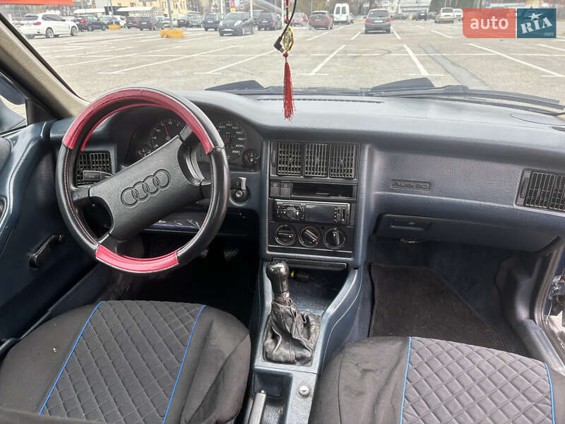 Седан Audi 80 1989 в Черновцах