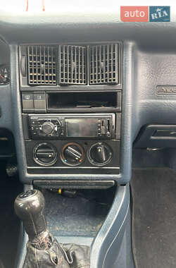 Седан Audi 80 1989 в Черновцах