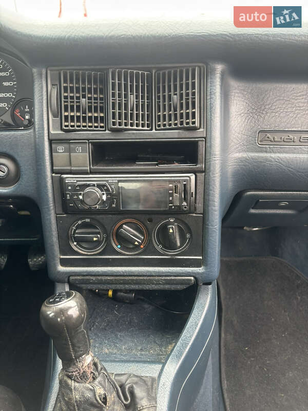 Седан Audi 80 1989 в Черновцах