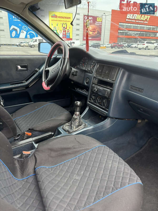 Седан Audi 80 1989 в Черновцах