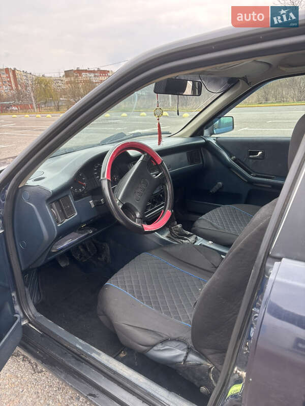 Седан Audi 80 1989 в Черновцах