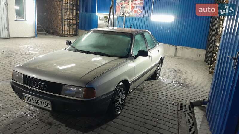 Седан Audi 80 1987 в Кременце