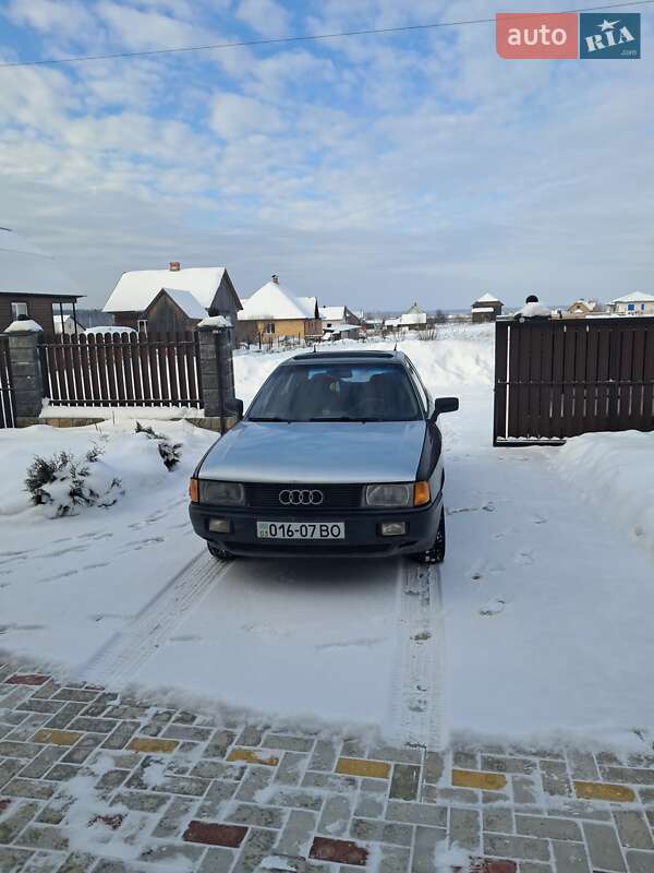 Седан Audi 80 1986 в Рокитном