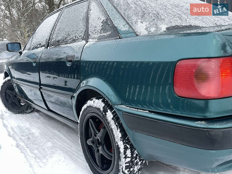 Седан Audi 80 1992 в Глинянах
