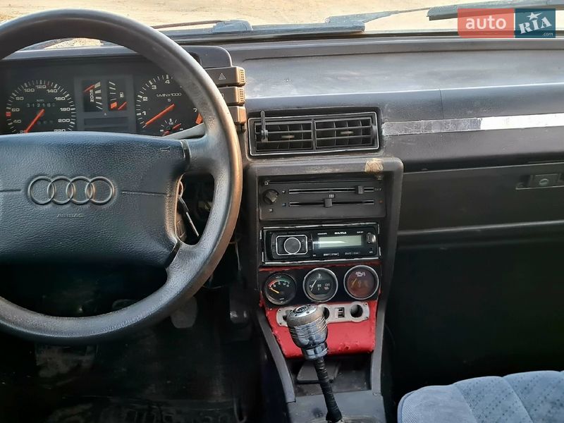 Седан Audi 80 1981 в Ратному