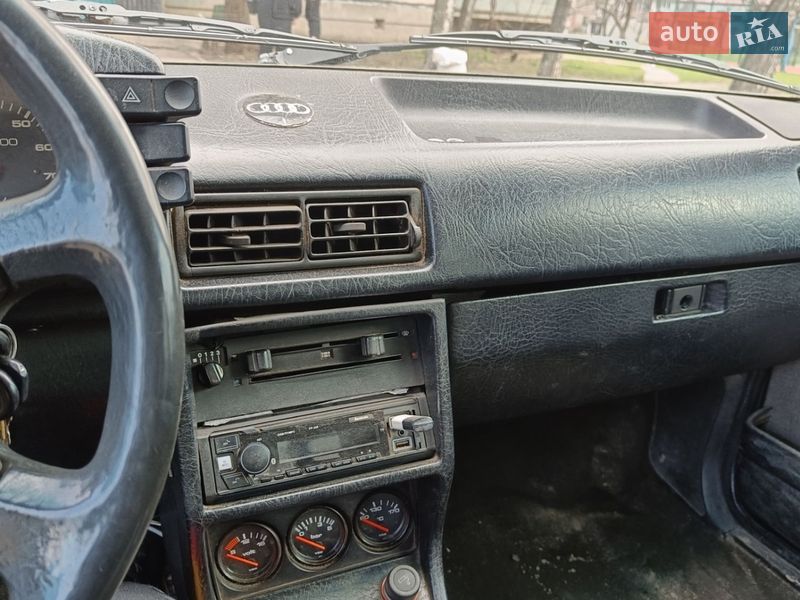 Седан Audi 80 1985 в Зміїві