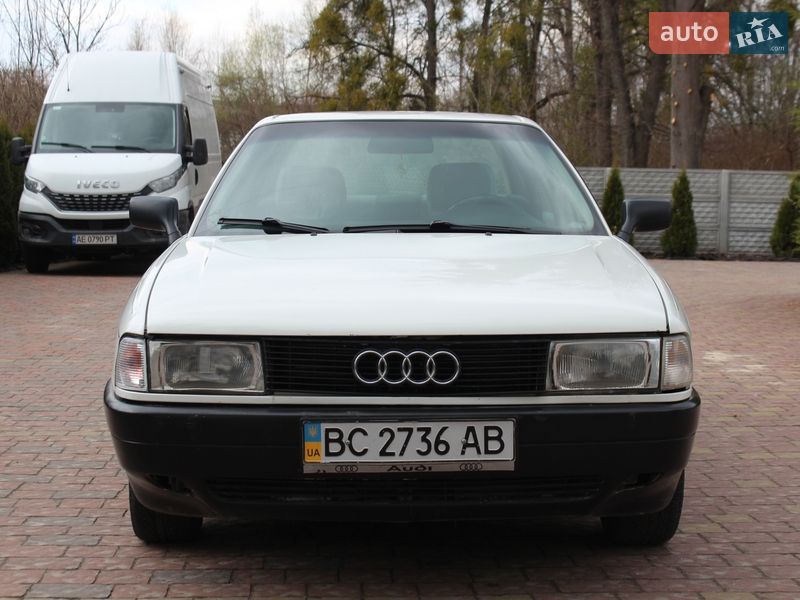 Седан Audi 80 1987 в Жовкве