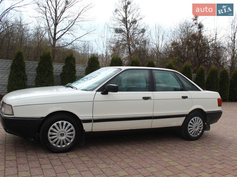 Седан Audi 80 1987 в Жовкве