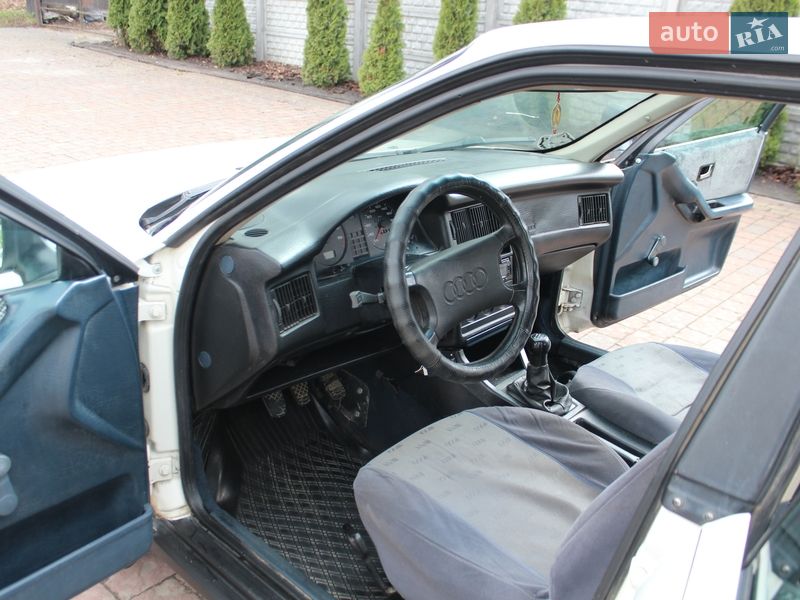 Седан Audi 80 1987 в Жовкве