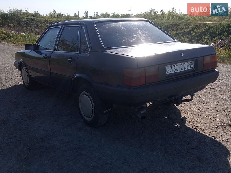 Седан Audi 80 1985 в Виноградові