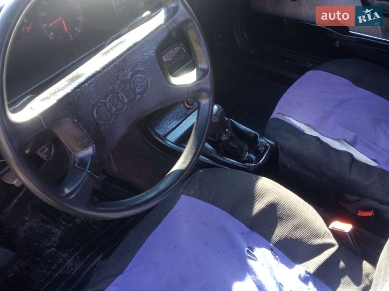 Седан Audi 80 1985 в Виноградові