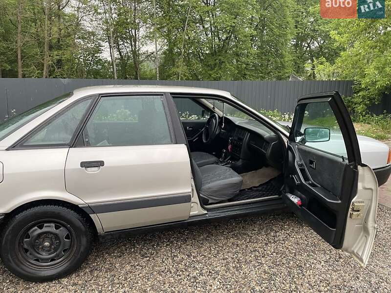 Седан Audi 80 1987 в Ивано-Франковске