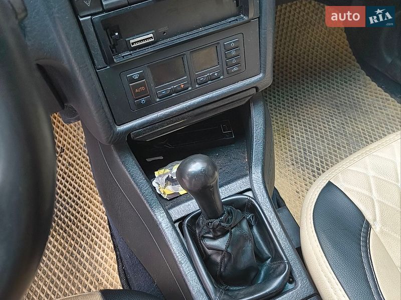 Седан Audi 80 1993 в Киеве