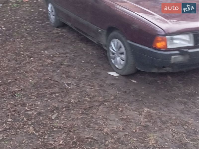 Седан Audi 80 1990 в Черновцах