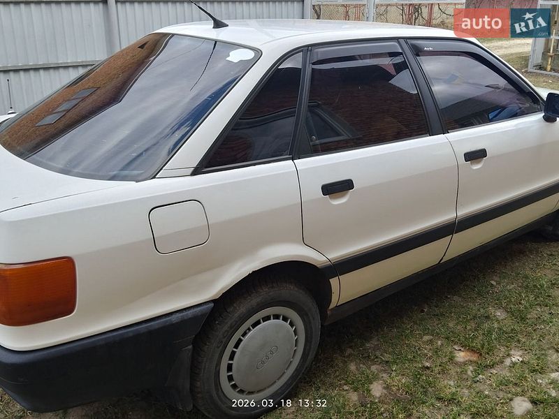 Седан Audi 80 1988 в Надворной