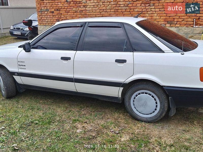 Седан Audi 80 1988 в Надворной