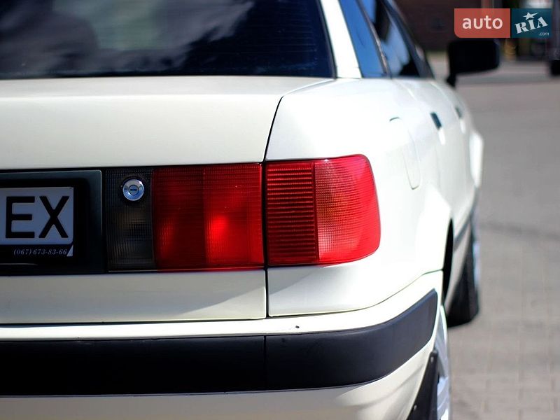 Седан Audi 80 1993 в Кременце