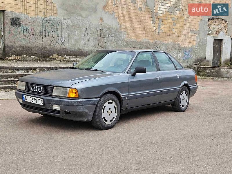 Седан Audi 80 1988 в Обухове