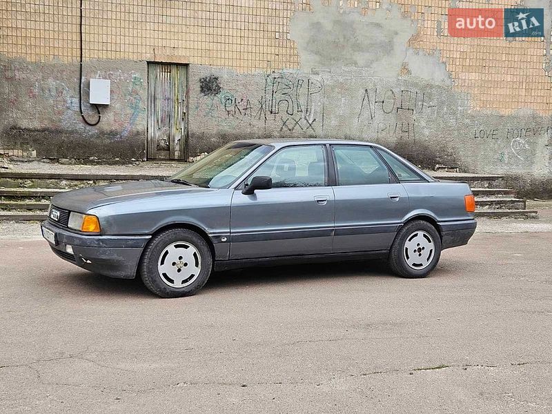 Седан Audi 80 1988 в Обухове