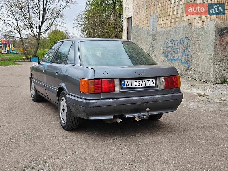 Седан Audi 80 1988 в Обухове