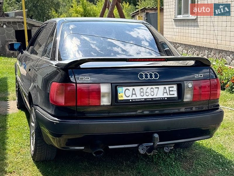 Седан Audi 80 1994 в Каневе