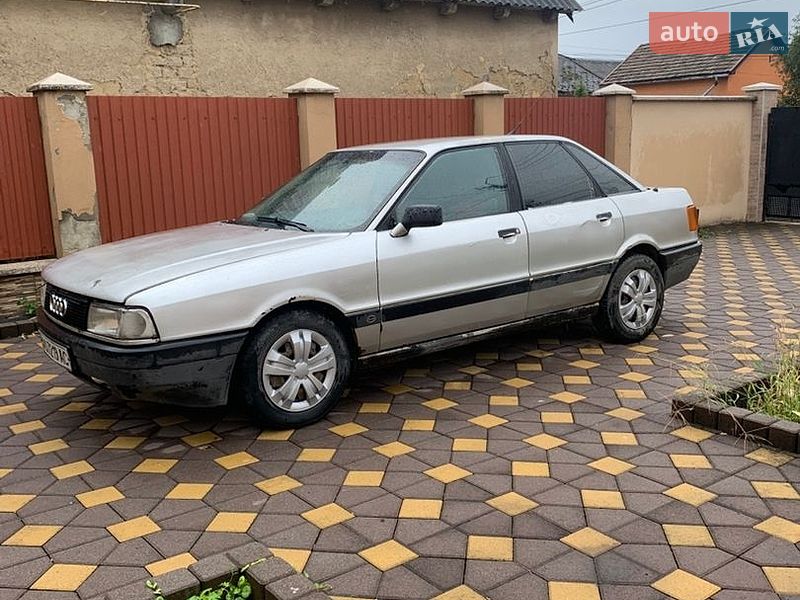 Седан Audi 80 1987 в Виноградові