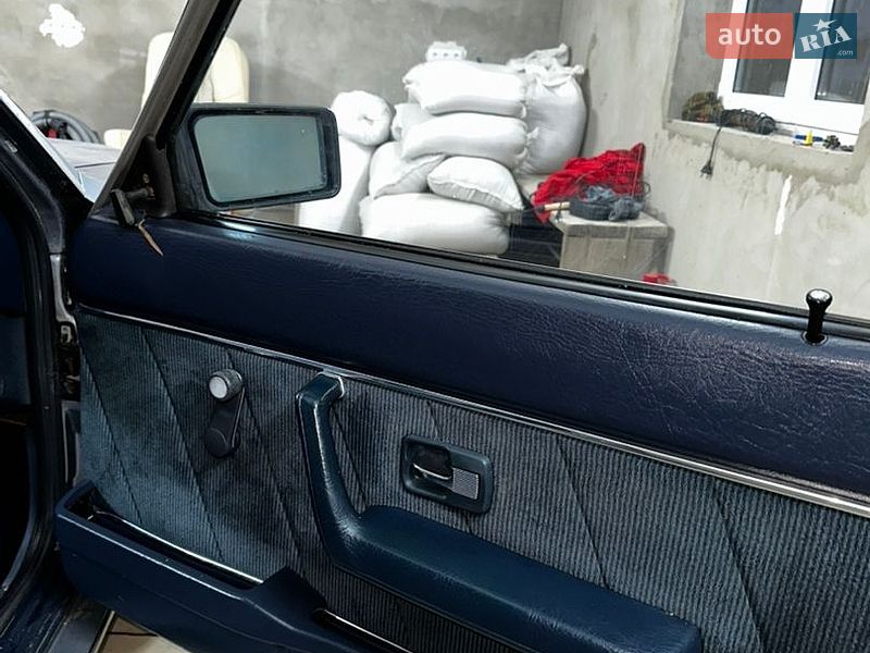 Седан Audi 80 1985 в Глыбокой