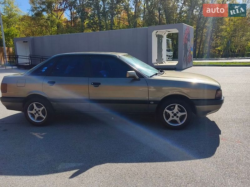 Седан Audi 80 1989 в Чернигове