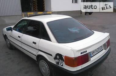 Седан Audi 90 1988 в Звягеле