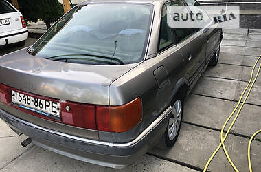 Седан Audi 90 1989 в Виноградове