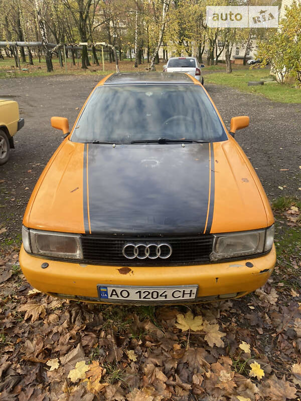 Седан Audi 90 1988 в Ужгороді