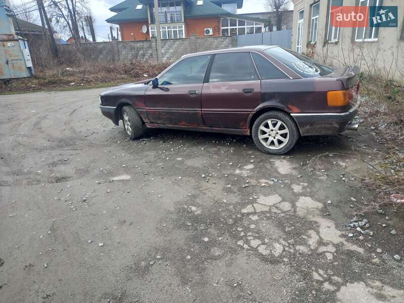 Седан Audi 90 1988 в Кореці