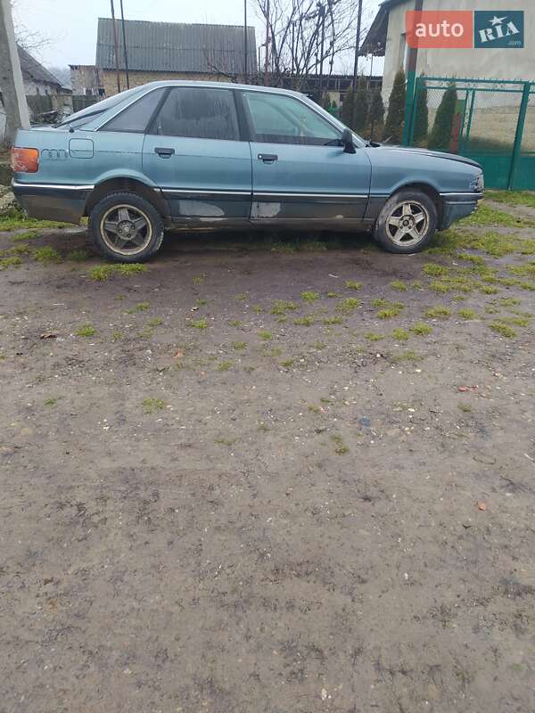 Седан Audi 90 1988 в Виноградове