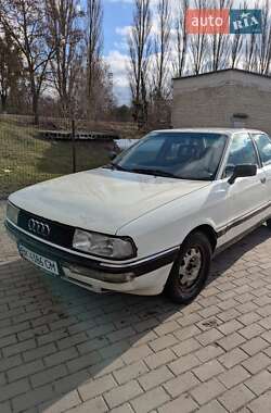 Седан Audi 90 1987 в Вараші