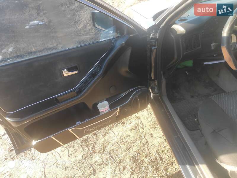 Седан Audi 90 1988 в Калиновке