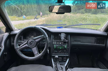Седан Audi 90 1990 в 