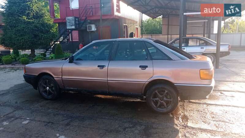 Седан Audi 90 1987 в Владимире