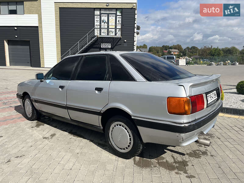 Седан Audi 90 1988 в Городенці