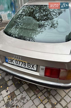 Седан Audi 90 1988 в Ровно