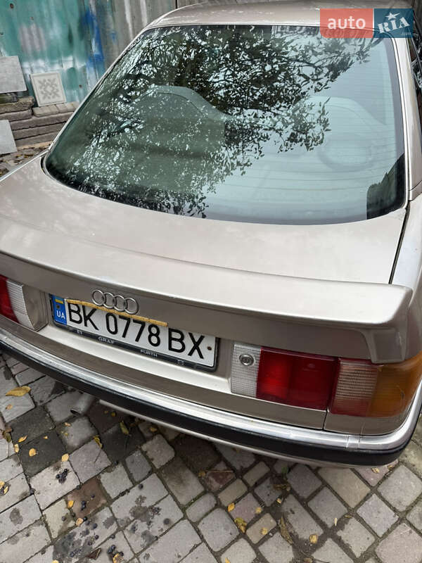 Седан Audi 90 1988 в Ровно