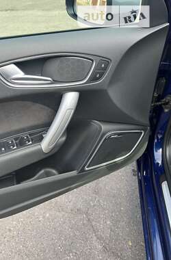 Хэтчбек Audi A1 2016 в 