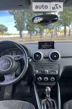 Хэтчбек Audi A1 2016 в 