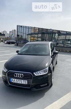 Хэтчбек Audi A1 2015 в Киеве