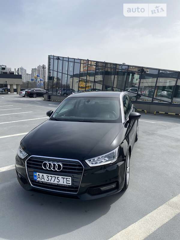 Хэтчбек Audi A1 2015 в Киеве