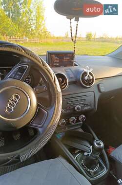 Хэтчбек Audi A1 2011 в 