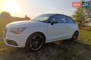 Хэтчбек Audi A1 2011 в 